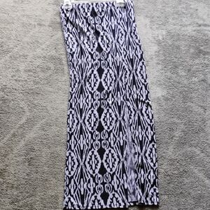 Elegant Black and White Patterned Skirt